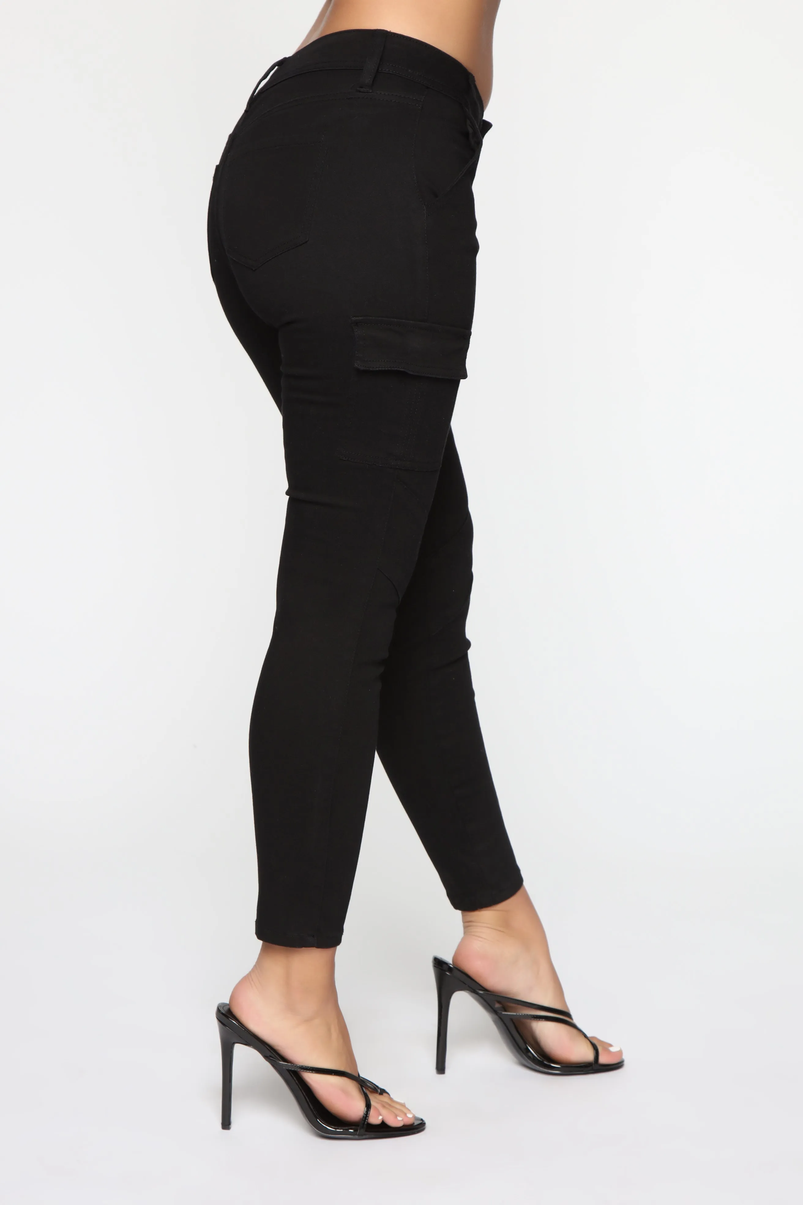 All Types Of Feels Skinny Pants - Black