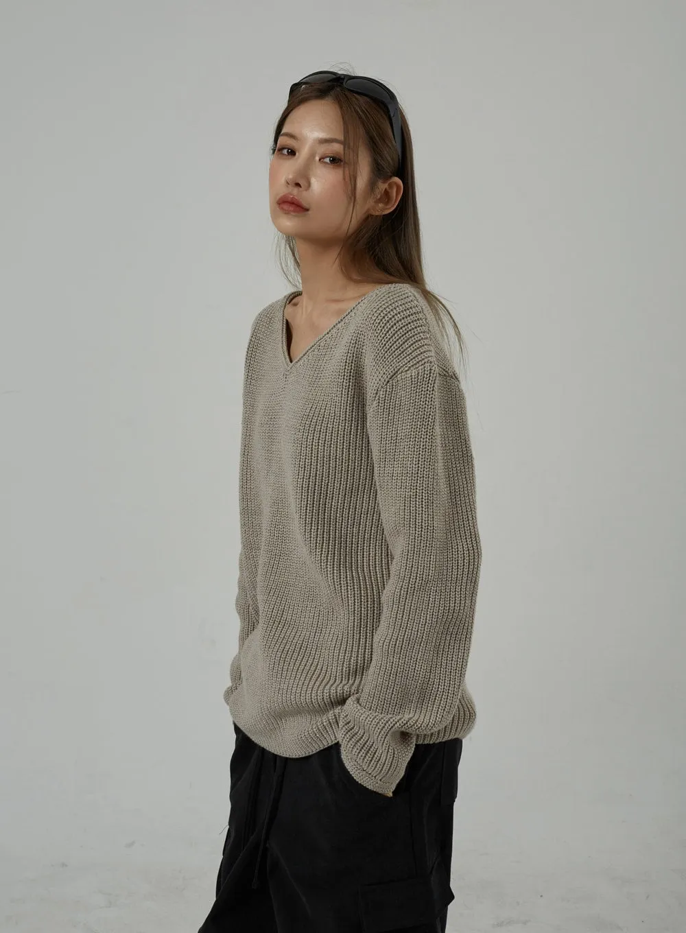 Wide V-Neck Sweater CJ309